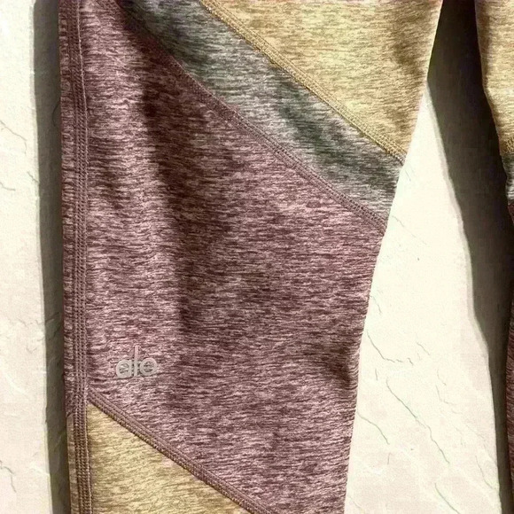 ALO Alosoft High Waist 7/8 Sheila Leggings in Berry And Gold Size Small - Picture 3 of 7